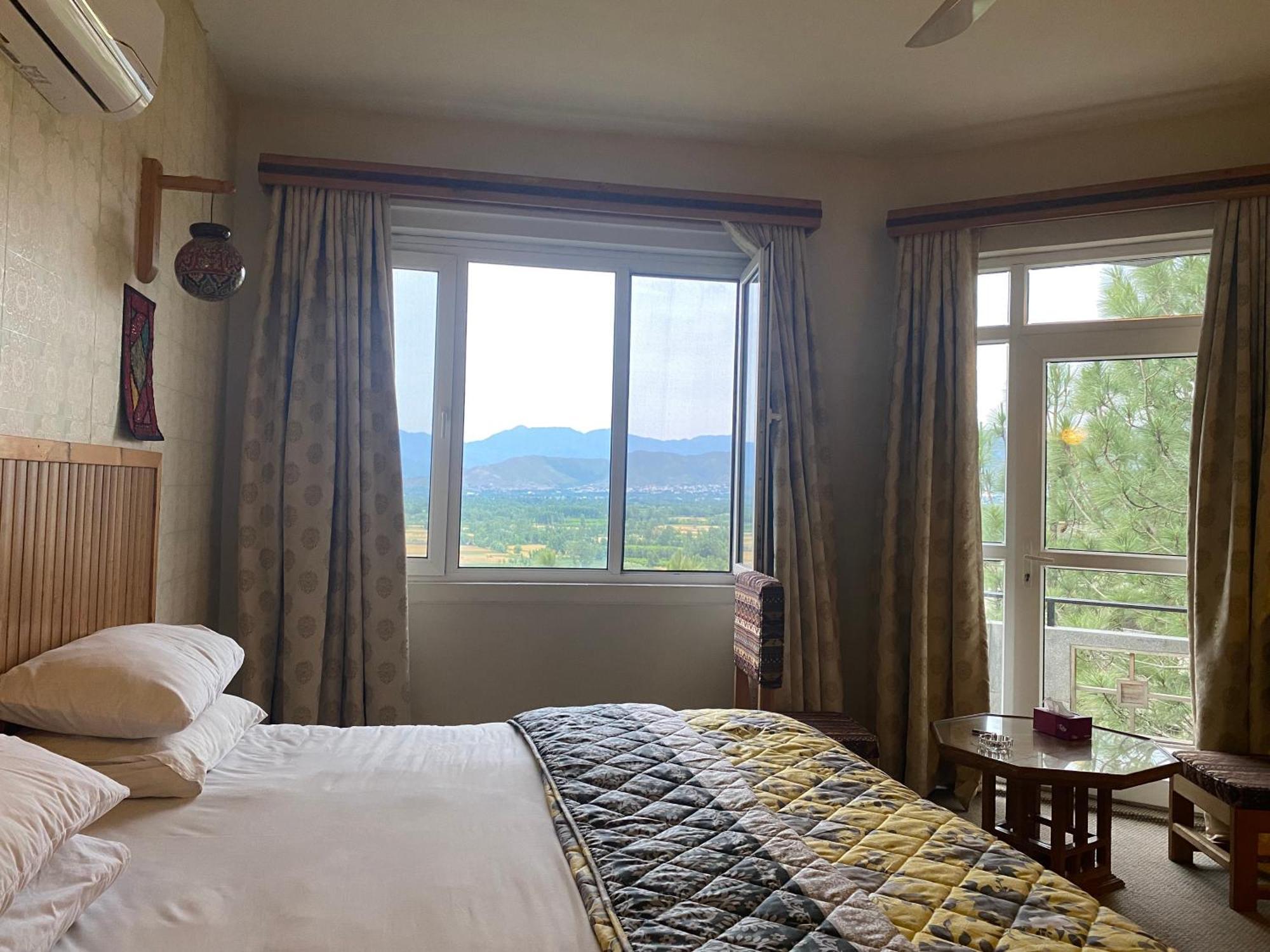 Rock City Resort Saidu Sharif Екстер'єр фото