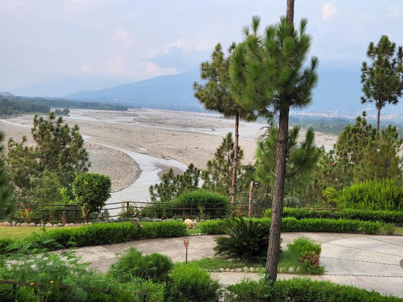 Rock City Resort Saidu Sharif Екстер'єр фото